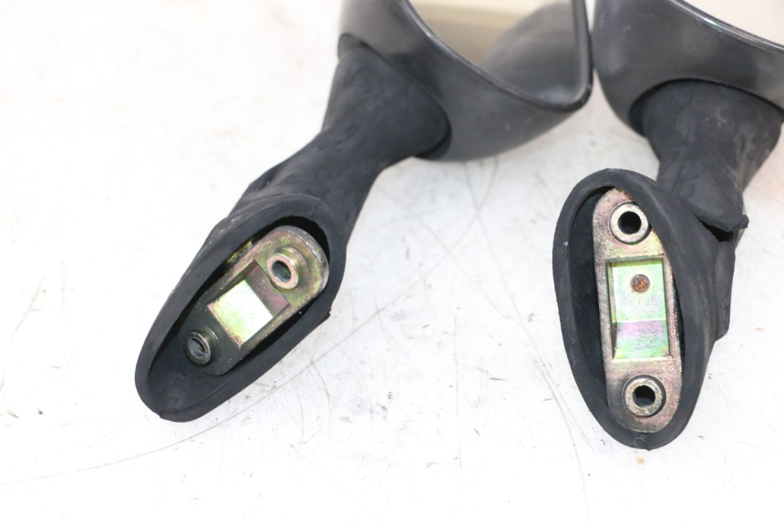 photo de SPECCHI HONDA NSR R 125 (1994 - 2003) - Zoom sullo stato d'uso