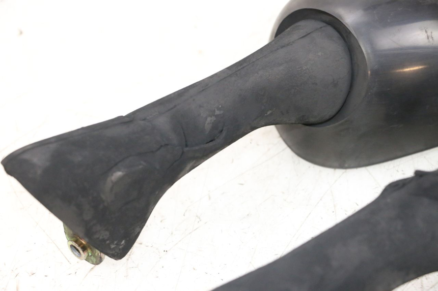 photo de SPECCHI HONDA NSR R 125 (1994 - 2003) - Stato della superficie e materiale