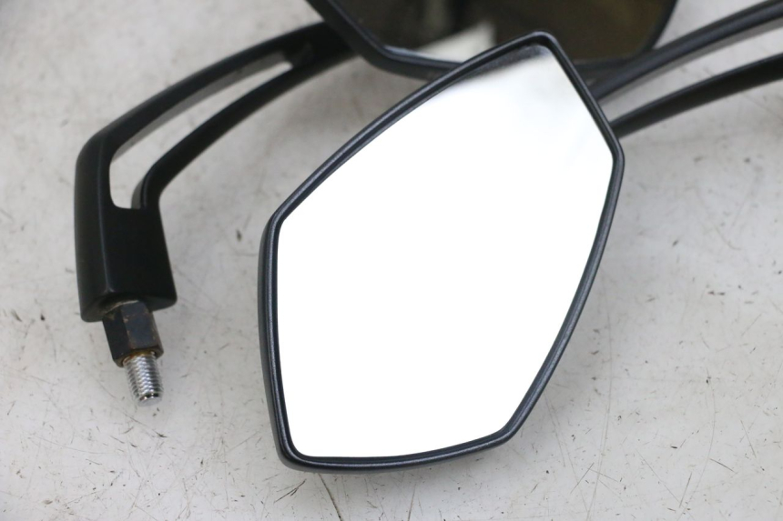 photo de SPECCHI KAWASAKI ZR 7 750 (1999 - 2001) - Zoom sullo stato d'uso