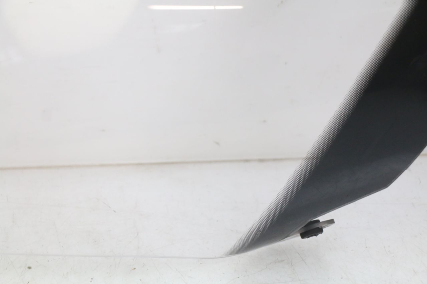 photo de PARE BRISE PEUGEOT CITYSTAR AIR 125 (2014 - 2017) - Primo piano ad alta risoluzione