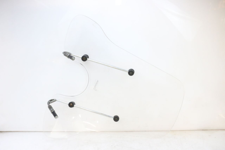 photo de PARABREZZA PIAGGIO VESPA GTS SUPER IE 125 (2009 - 2016) - Dettagli dei punti di fissaggio