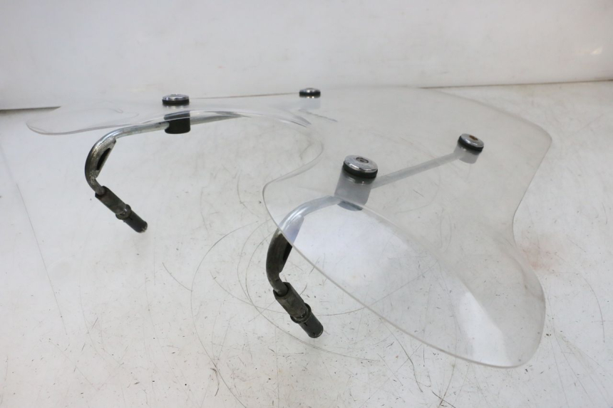 photo de PARABREZZA PIAGGIO VESPA GTS SUPER IE 125 (2009 - 2016) - Stato della superficie e materiale