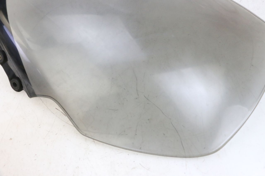 photo de PARE BRISE PIAGGIO X8 125 (2004 - 2007) - Dettagli dei punti di fissaggio