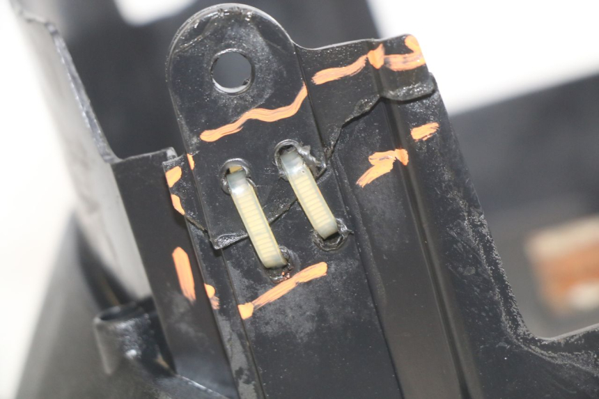 photo de PASSARUOTA POSTERIORE YAMAHA YZF R THUNDERCAT 600 (1996 - 2003)