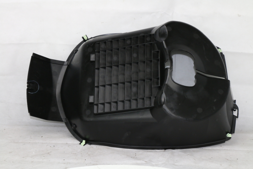 photo de SOTTOSCUDO PARASPRUZZI PEUGEOT SATELIS COMPRESSOR K15 125 (2006 - 2009)