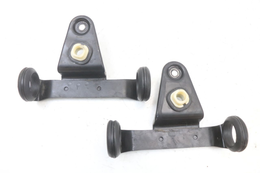 photo de SUPPORTO FARO ANTERIORE SUZUKI GSX E 250 (1982 - 1983)