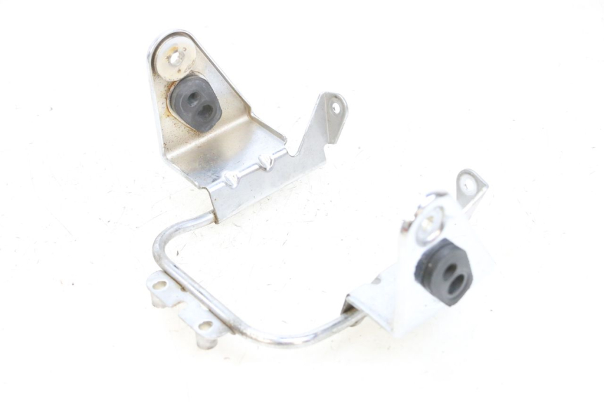 photo de SUPPORTO FARO ANTERIORE KAWASAKI ZR 7 750 (1999 - 2001) - Primo piano tecnico