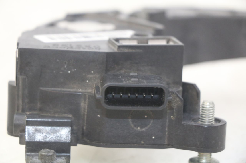 photo de Pedale dell'acceleratore RENAULT TWIZY 45 (2012 - 2019)