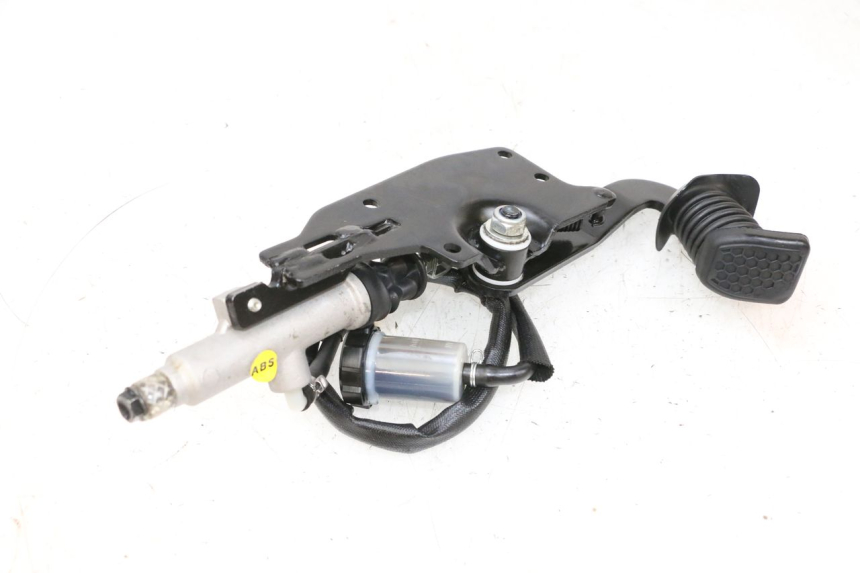 photo de PEDALE FRENO  PIAGGIO MP3 HPE 300 (2019 - 2026) - Primo piano tecnico