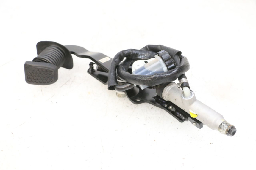 photo de PEDALE FRENO  PIAGGIO MP3 HPE 300 (2019 - 2026) - Vista d'insieme del prodotto