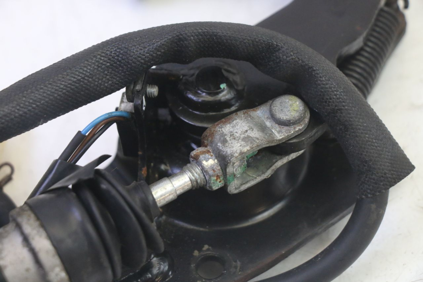 photo de PEDALE DEL FRENO PIAGGIO MP3 RL 250 (2007 - 2010) - Vista d'insieme del prodotto