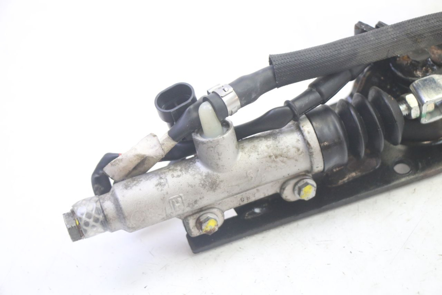 photo de PEDALE DEL FRENO PIAGGIO MP3 RL 250 (2006 - 2010) - Dettaglio del componente