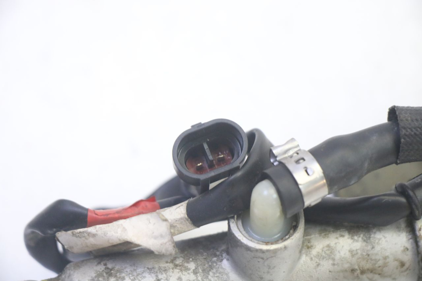 photo de PEDALE DEL FRENO PIAGGIO MP3 RL 250 (2006 - 2010) - Zoom sullo stato d'uso