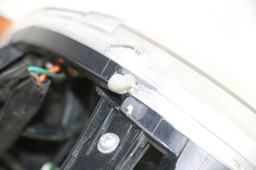 photo de FARO ANTERIORE MAG POWER BOMBERS 4T 50 (2016 - 2026) - Primo piano tecnico