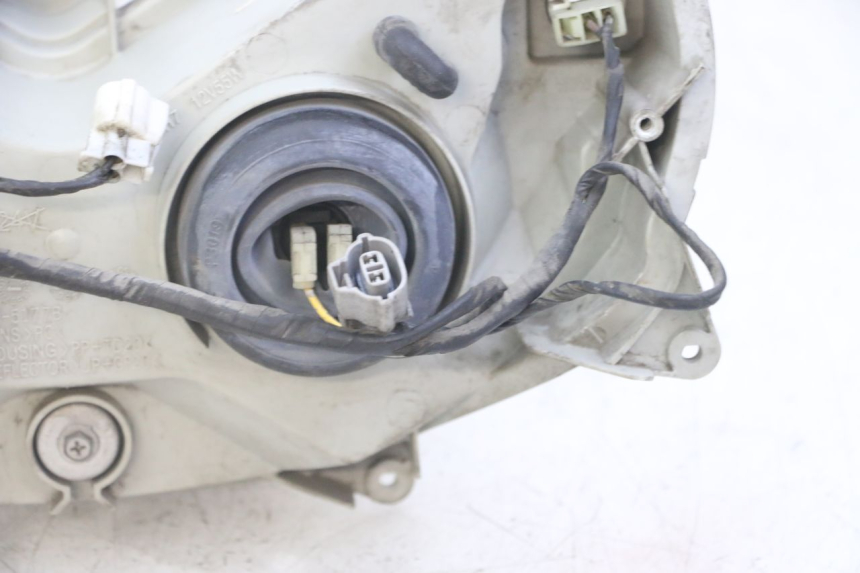 photo de FANALE ANTERIORE SUZUKI BURGMAN 125 (2007 - 2014)