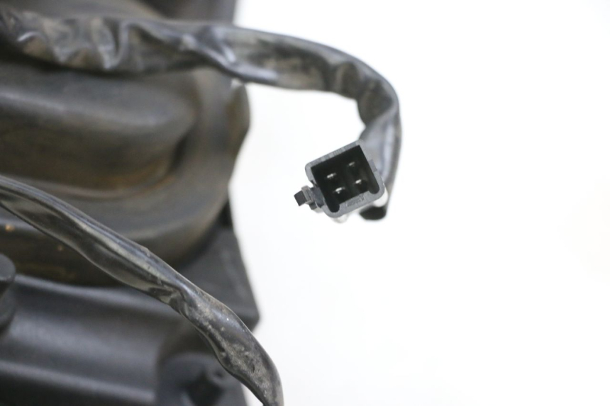 photo de FARO ANTERIORE KSR CODE 125 (2018 - 2020) - Dettagli dei punti di fissaggio