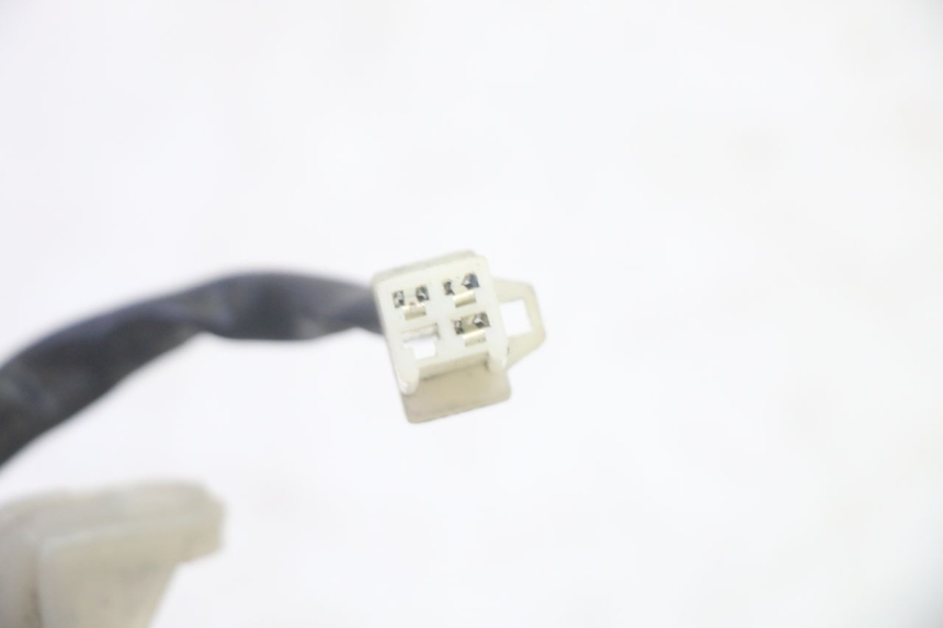 photo de FARO ANTERIORE PEUGEOT DJANGO 4T 50 (2014 - 2019) - Dettagli dei punti di fissaggio