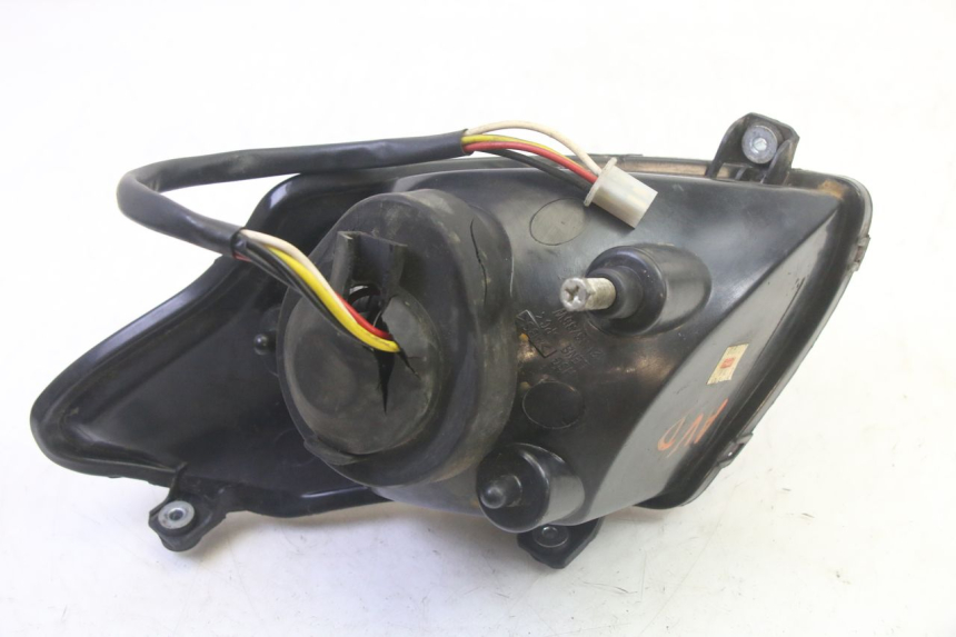 photo de FARO ANTERIORE DESTRA ADIVA AD3 300 (2014 - 2020) - Stato della superficie e materiale