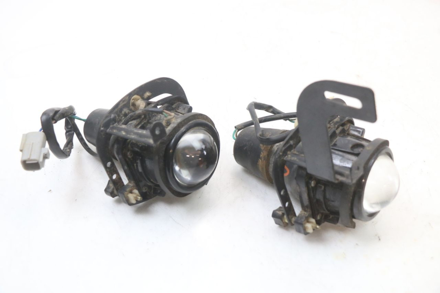 photo de FARO ANTERIORE DESTRA HYTRACK HY S 4X4 410 (2013 - 2016) - Altra angolazione