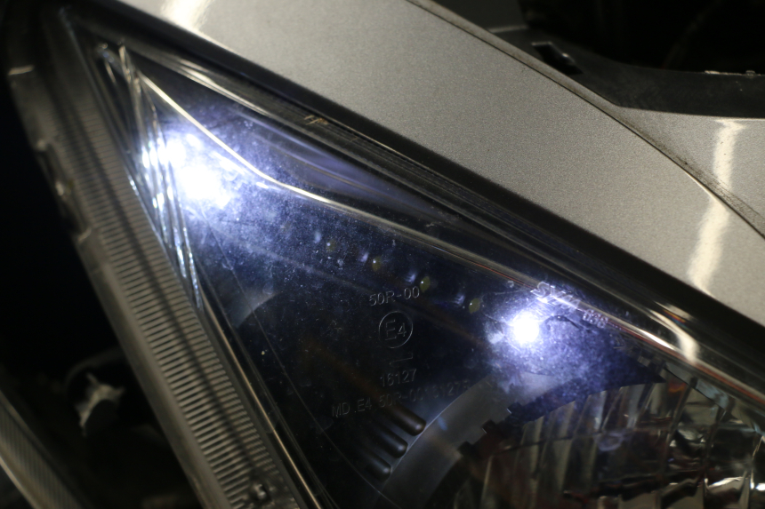 photo de FARO ANTERIORE DESTRA SYM JOYMAX 125 (2010 - 2017)