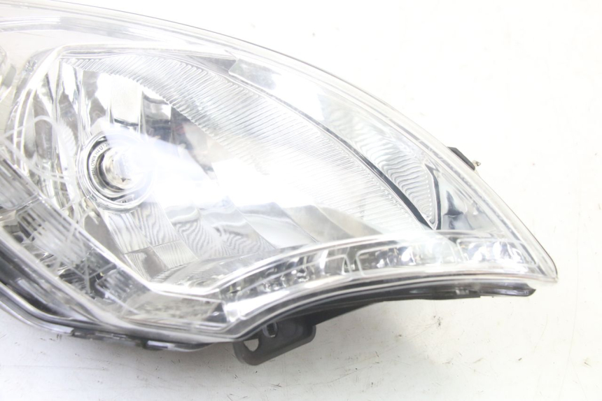 photo de FARO ANTERIORE DESTRA PEUGEOT SATELIS 125 (2013 - 2018)