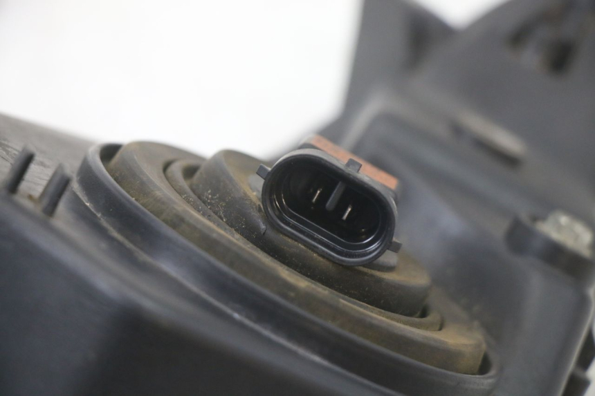 photo de FARO ANTERIORE DESTRA PEUGEOT SPEEDFIGHT 3 LC 2T 50 (2009 - 2015)
