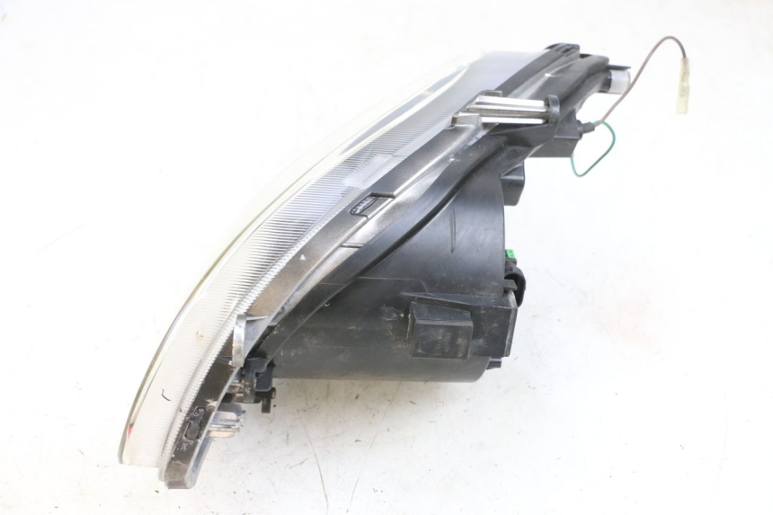 photo de FARO ANTERIORE SINISTRA SYM GTS EVO 125 (2009 - 2013) - Stato della superficie e materiale