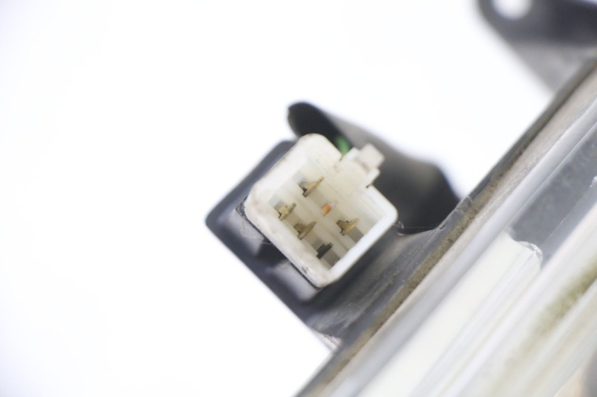 photo de FARO ANTERIORE SINISTRA PEUGEOT SATELIS 250 (2006 - 2012)