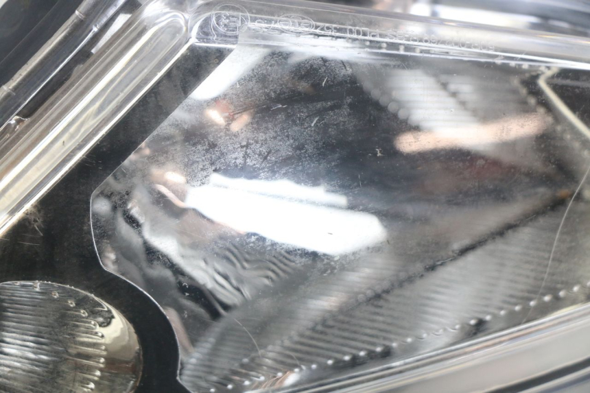 photo de FANALE ANTERIORE SINISTRO PEUGEOT SPEEDFIGHT 3 AIR 50 (2009 - 2015)