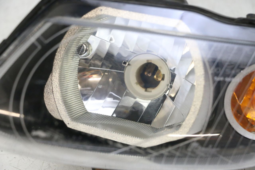 photo de FARO ANTERIORE SINISTRA YAMAHA TZR 50 (2008 - 2016) - Dettagli dei punti di fissaggio