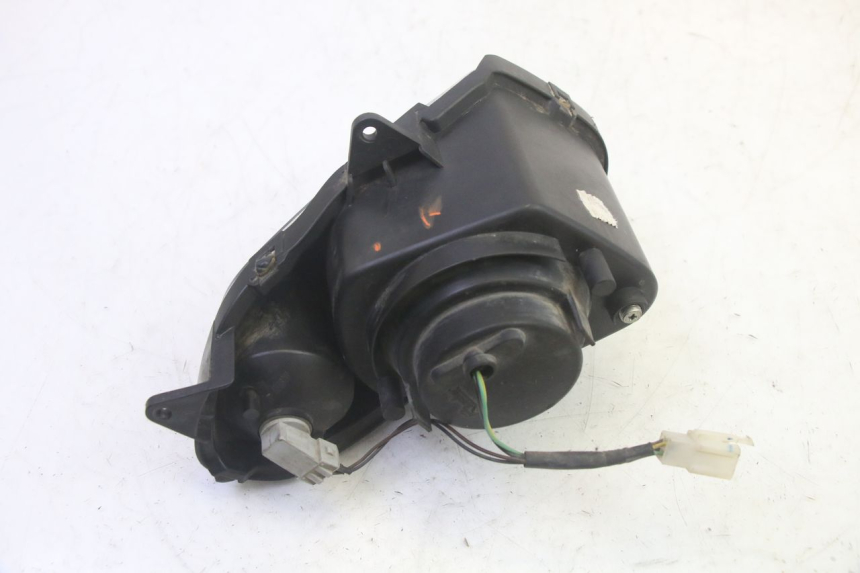 photo de FARO ANTERIORE SINISTRA YAMAHA TZR 50 (2008 - 2016) - Primo piano tecnico