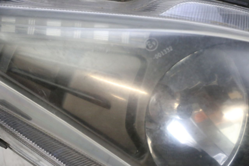 photo de FARO ANTERIORE JM MOTORS GTS 125 (2015 - 2019) - Angolazione alternativa