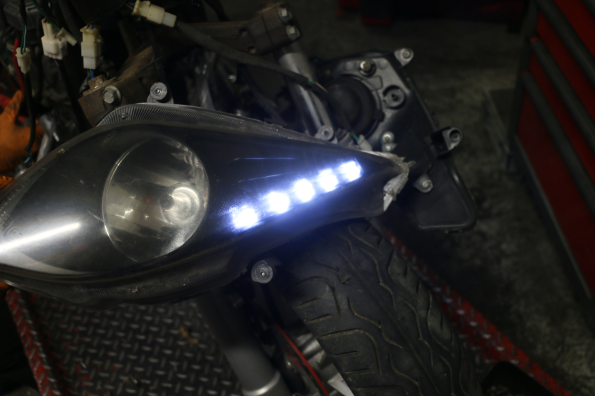 photo de FARO ANTERIORE JM MOTORS GTS 125 (2015 - 2019) - Zoom sullo stato d'uso