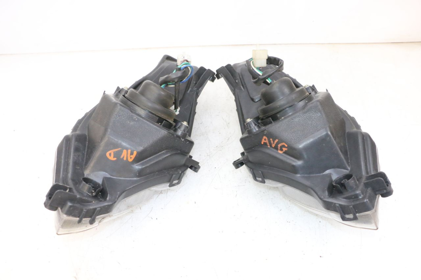 photo de FARO ANTERIORE JM MOTORS GTS 125 (2015 - 2019) - Dettagli dei punti di fissaggio