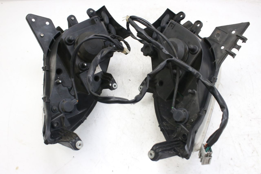 photo de FANALE ANTERIORE HONDA FES S-WING SWING ABS 125 (2007 - 2015)
