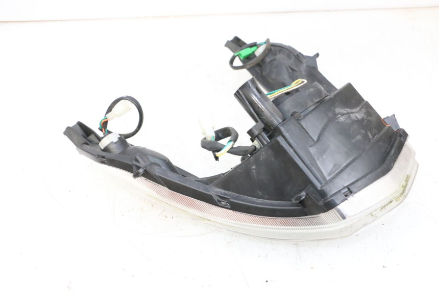 photo de FANALE ANTERIORE PEUGEOT KISBEE 2T 50 (2010 - 2017) - Zoom sullo stato d'uso