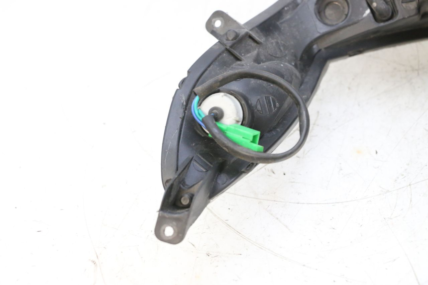 photo de FANALE ANTERIORE PEUGEOT KISBEE 2T 50 (2010 - 2017) - Dettagli dei punti di fissaggio