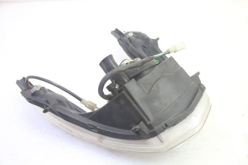 photo de FANALE ANTERIORE PEUGEOT KISBEE 4T 50 (2010 - 2017) - Stato della superficie e materiale