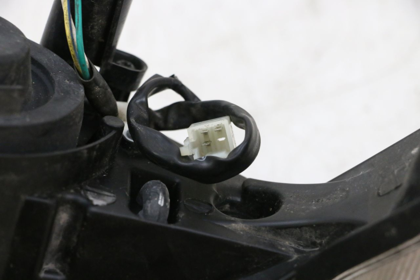 photo de FANALE ANTERIORE PEUGEOT KISBEE 4T 50 (2010 - 2017) - Dettaglio del componente