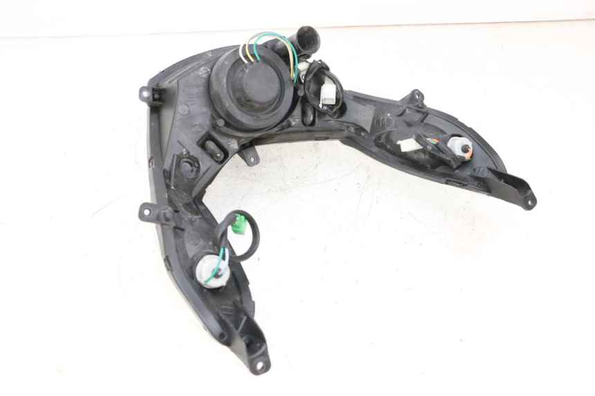 photo de FANALE ANTERIORE PEUGEOT KISBEE 4T 50 (2010 - 2017) - Zoom sullo stato d'uso