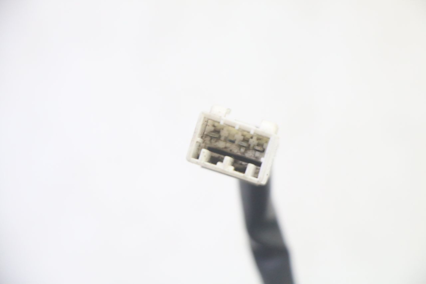 photo de FARO ANTERIORE PIAGGIO MP3 HPE 350 (2018 - 2020) - Dettagli dei punti di fissaggio