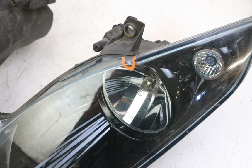 photo de FANALE ANTERIORE PIAGGIO MP3 LT 400 (2007 - 2012)