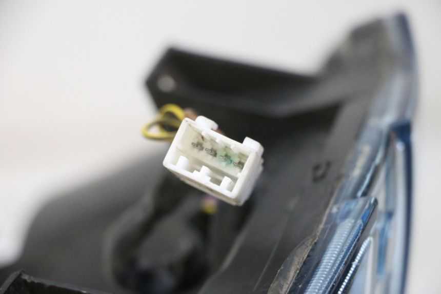 photo de FARO ANTERIORE PIAGGIO MP3 RL 250 (2007 - 2010)