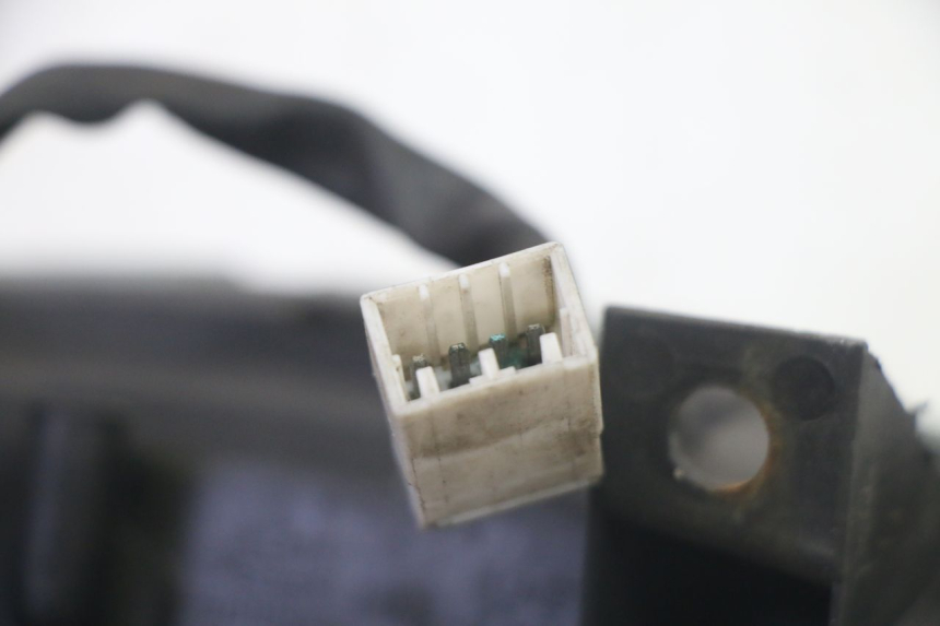 photo de FARO ANTERIORE PIAGGIO MP3 RL 250 (2007 - 2010) - Altra vista dell'articolo