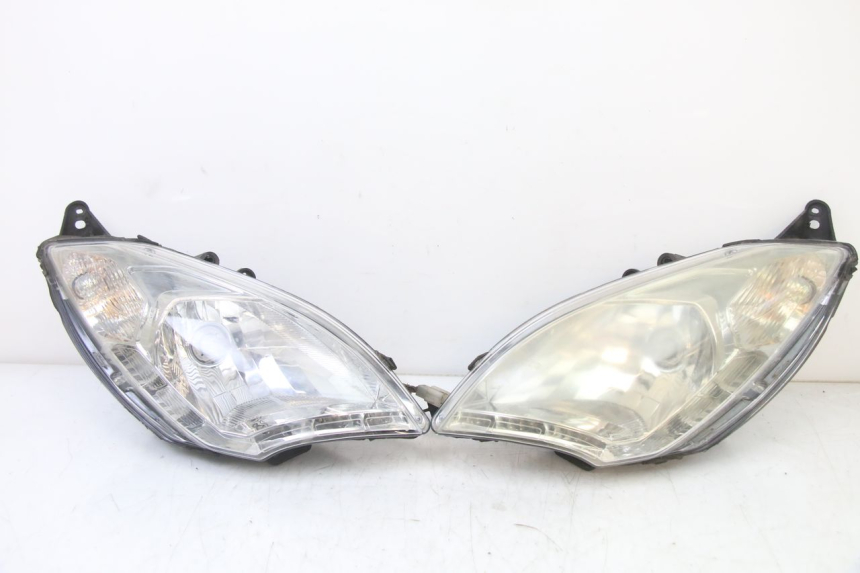 photo de FARO ANTERIORE PEUGEOT SATELIS 125 (2013 - 2018)