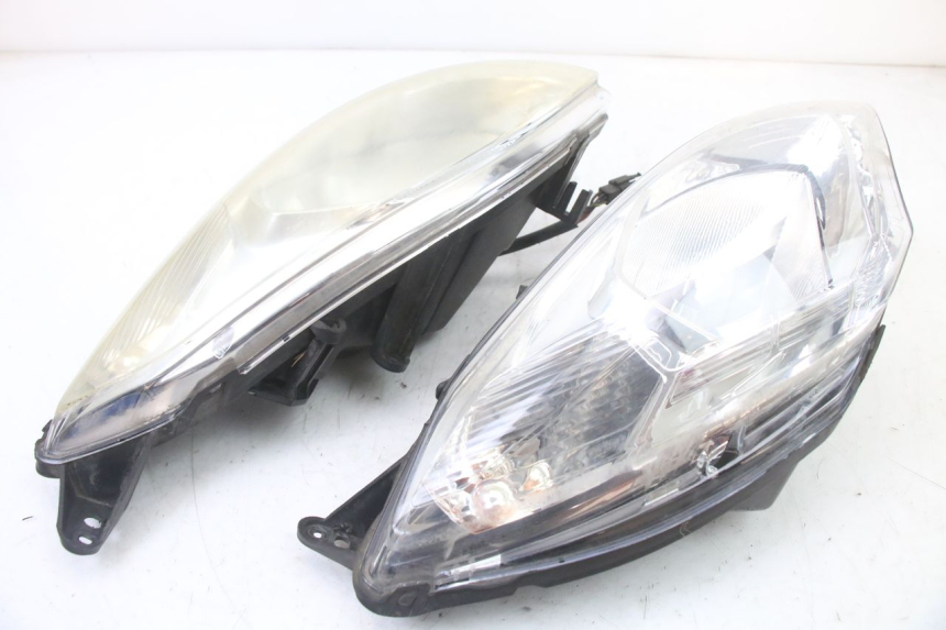 photo de FARO ANTERIORE PEUGEOT SATELIS 125 (2013 - 2018)