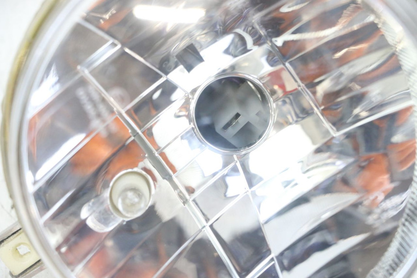 photo de FARO ANTERIORE EFUN PUSA 1 - Stato della superficie e materiale