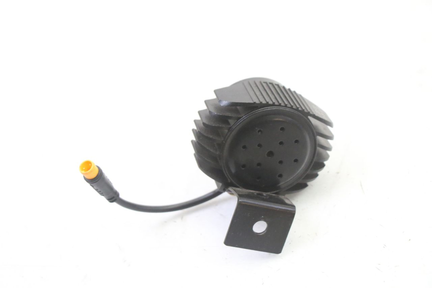 photo de FARO ANTERIORE HERO S10 1