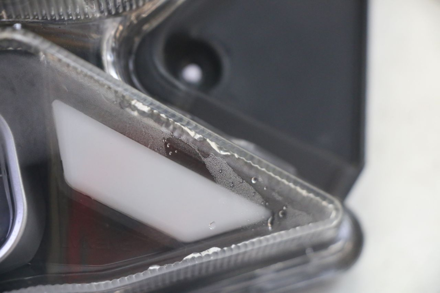 photo de FARO ANTERIORE JM MOTORS SANTANA EVO 50 (2024 - 2026) - Primo piano tecnico