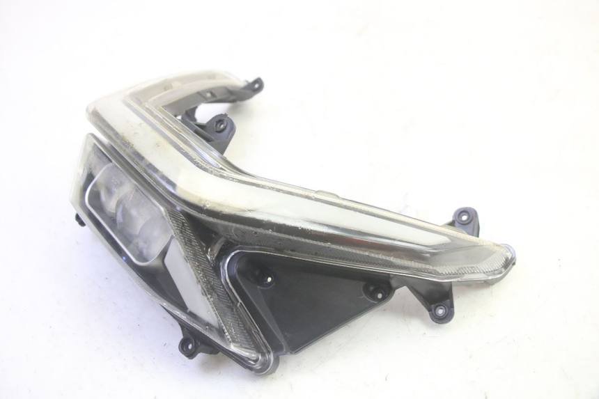 photo de FARO ANTERIORE JM MOTORS SANTANA EVO 50 (2024 - 2026) - Stato della superficie e materiale